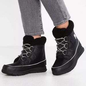 Anthropologie Sorel Explorer Carnival Ankle Boot Black Faux Fur Collar Tounge